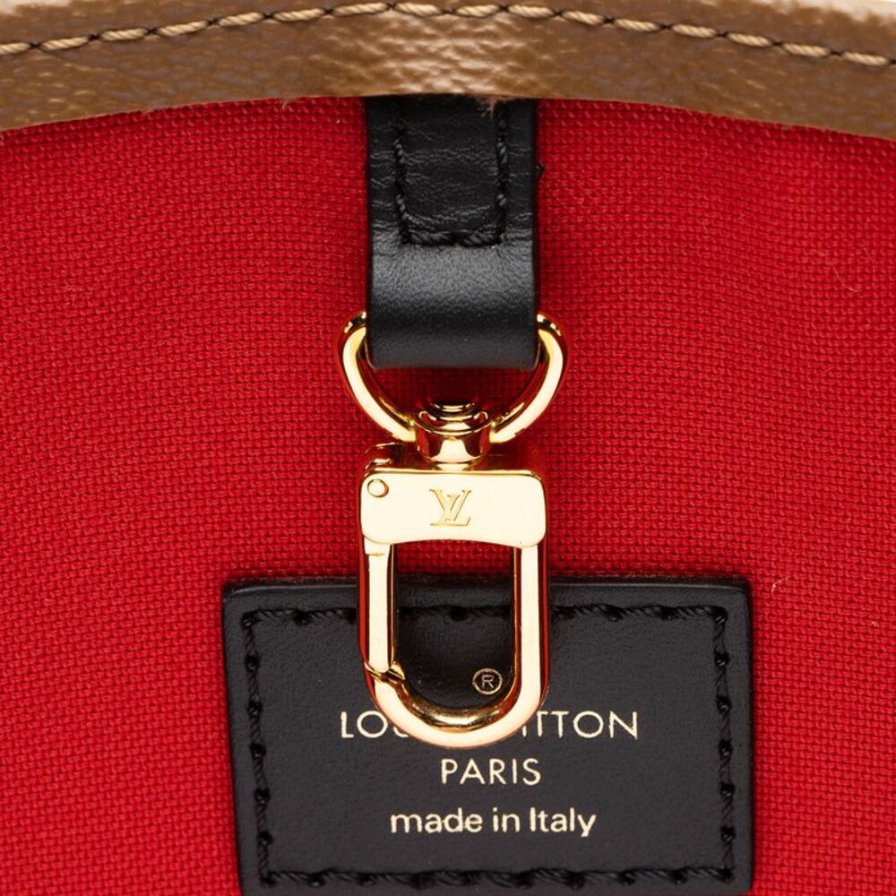 Louis Vuitton Giant Monogram Canvas Onthego GM Tote - Picture 9 of 10